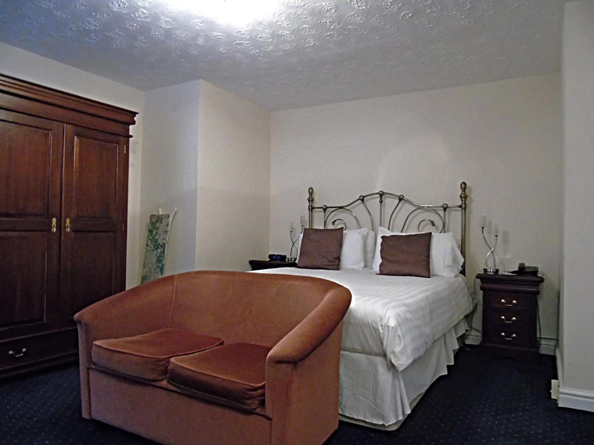 The Boars Head Hotel Sudbury  Bagian luar foto