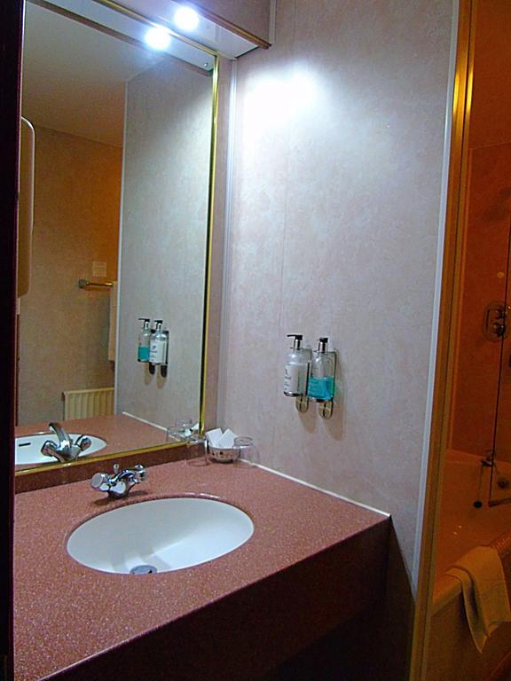 The Boars Head Hotel Sudbury  Bagian luar foto